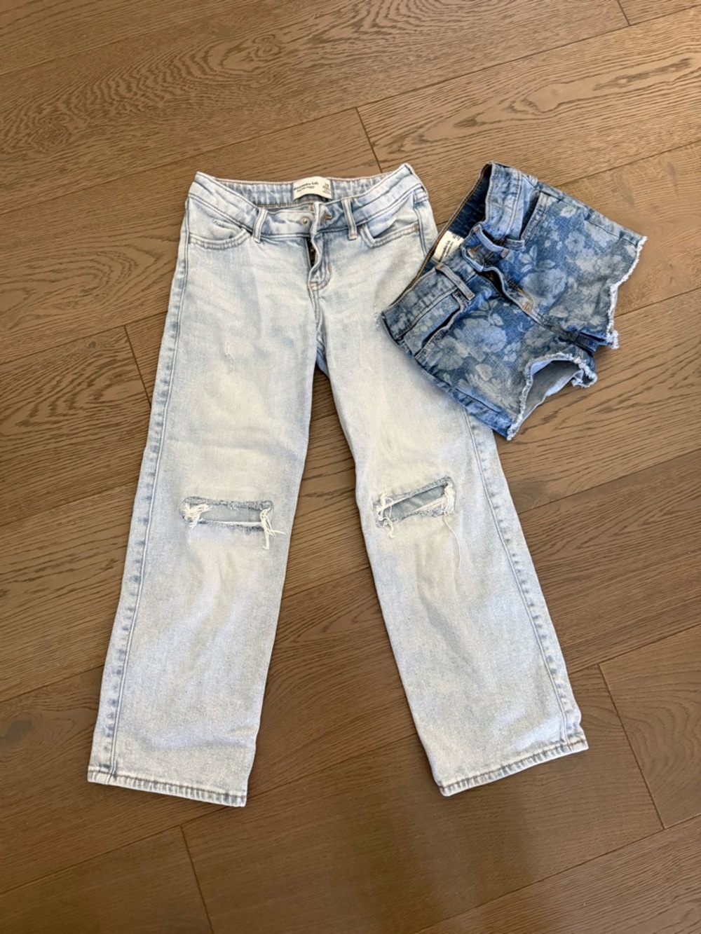 Abercrombie kids light Wash med rise jeans and floral shorts size 7/8 girls